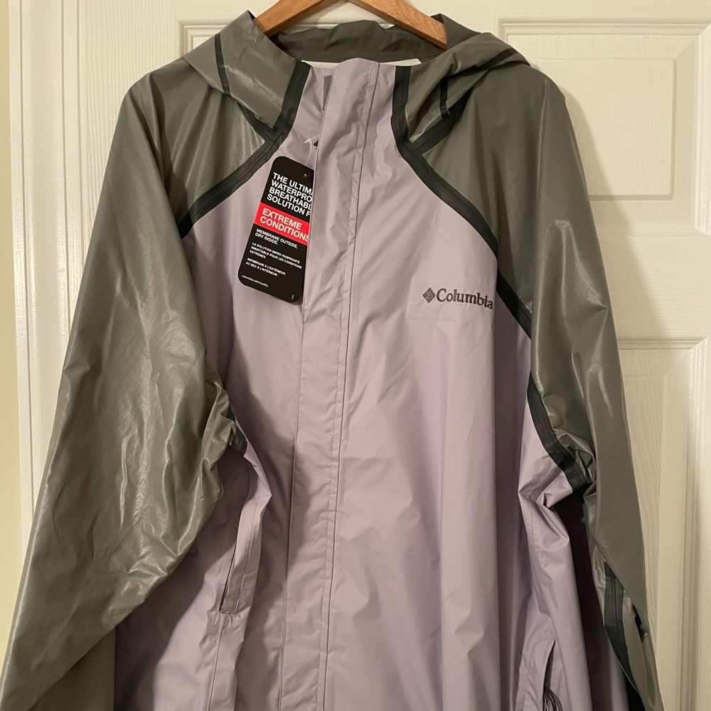 NWT Columbia men's OutDry Extreme-4XT raincoat in gray.